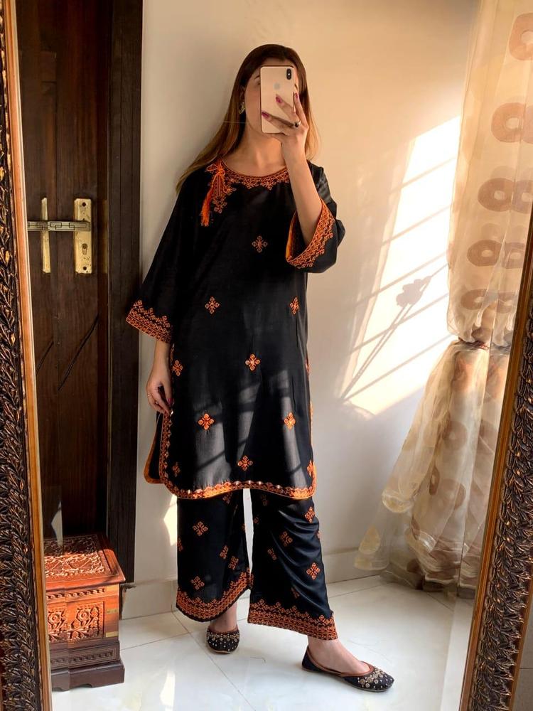 *Product Name*: 2 Pcs Women's Stitched Linen Embroidered Shirt And Trouser