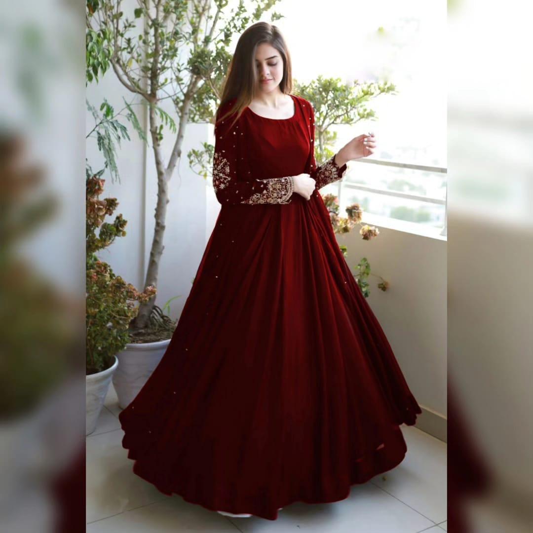 *Product Name*: Elegant Women's Stitched Maxi Suit - 3 Pcs Shamoz Silk Embroidered Ensemble in Maroon